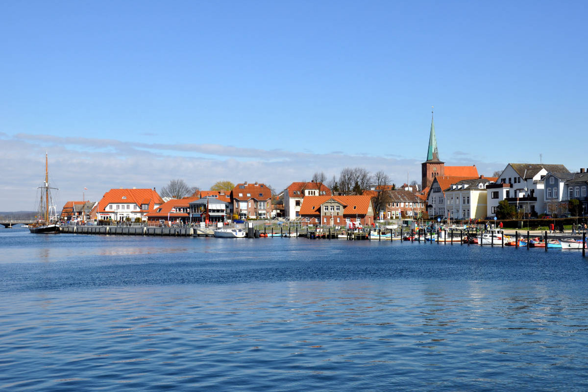 Ein Motiv aus dem Kalender Neustadt in Holstein - Charmante Stadt am Meer