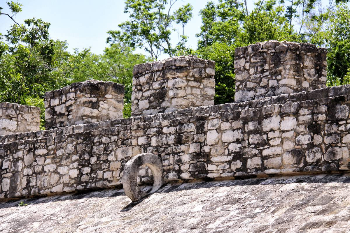 Ballspielplatz der Maya in Nahaufnahme