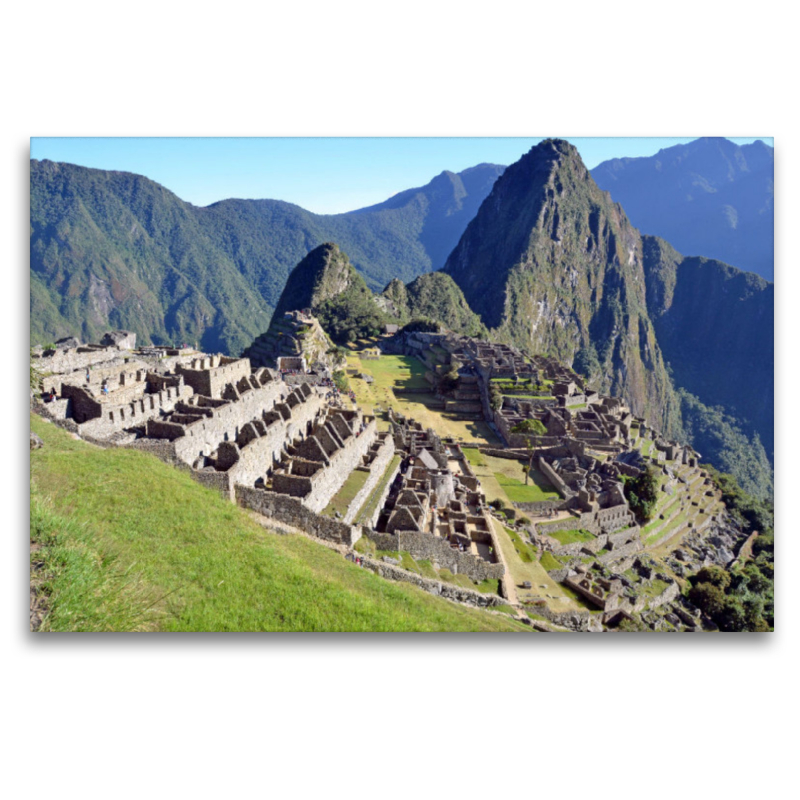 Perus berühmteste Sehenswürdigkeit Machu Picchu (2430 m) mit dem Huayna Picchu (2720 m)