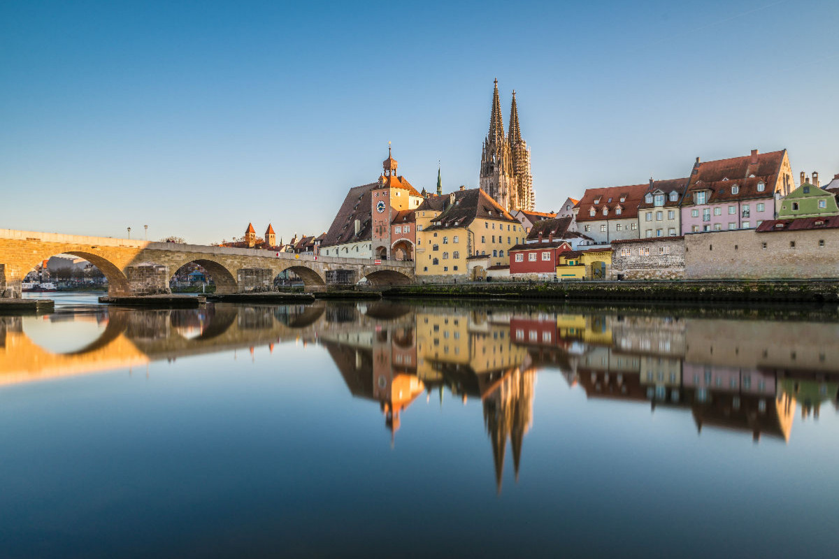 Ein Motiv aus dem Kalender Regensburg, kunstvoll in Szene gesetzt