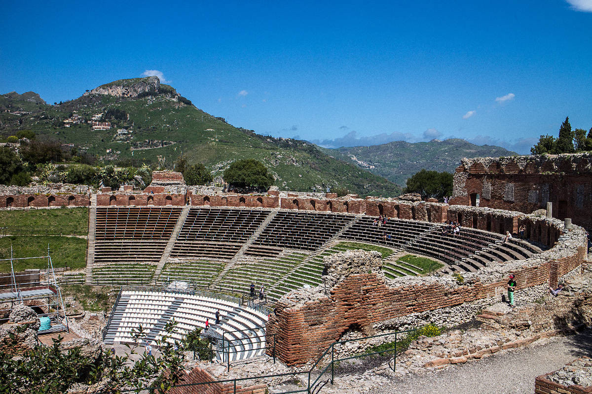 Zuschauertribühne des antiken Theaters von Taormina