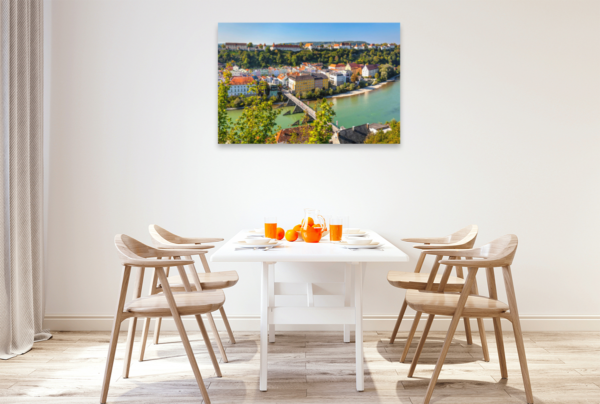 Alte Brücke über die Salzach mit Altstadt und Burg