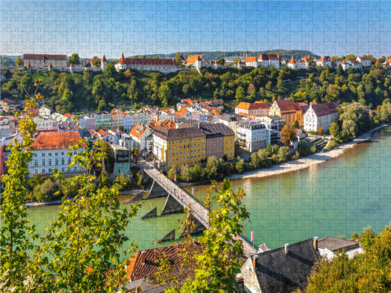 Alte Brücke über die Salzach mit Altstadt und Burg