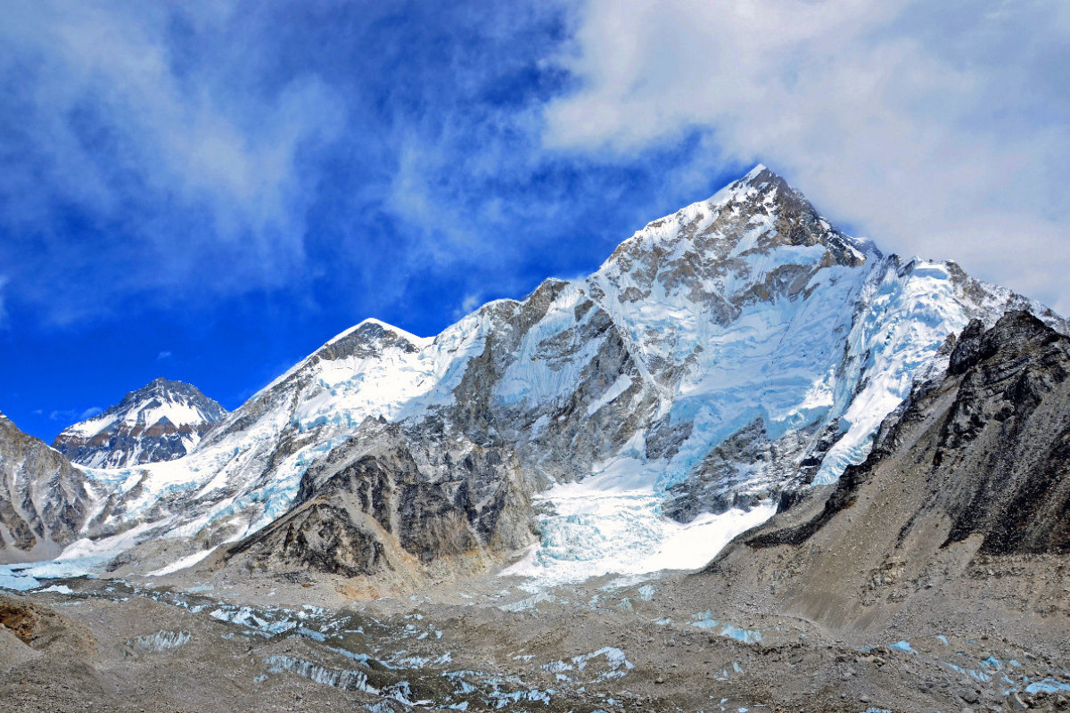 Von links Changtse (7543 m), Everest Westschulter (7268 m) und Nuptse (7861 m) beim Abstieg vom Kala Patthar