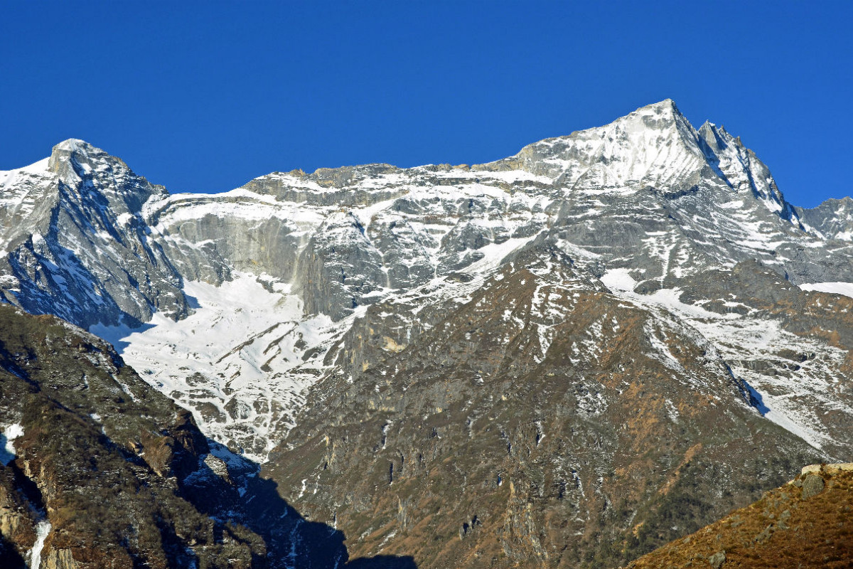 Der Kongde Ri (6187 m) von Namche Bazar (3400 m), dem Hauptort im Khumbu