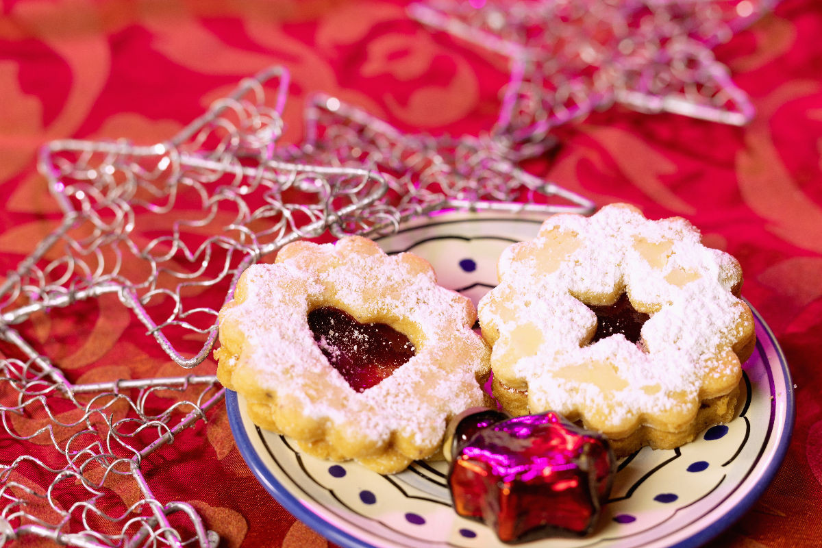 Stilleben mit Weihnachtsplätzchen