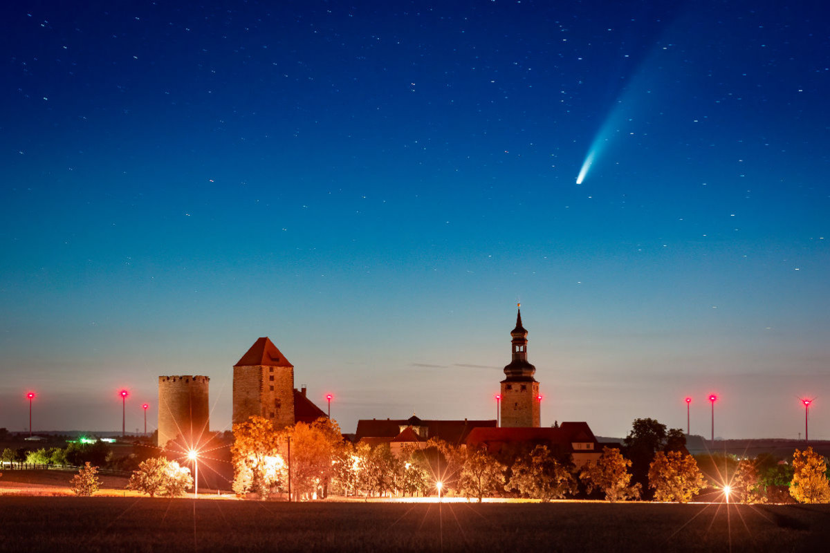 Burg Querfurt mit Komet