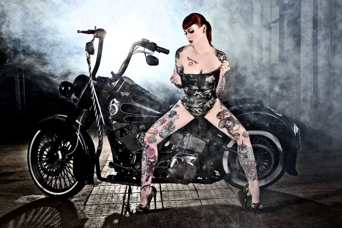 FLSTN Softail Deluxe Bj.05 mit Wildcat_Ink Sexy