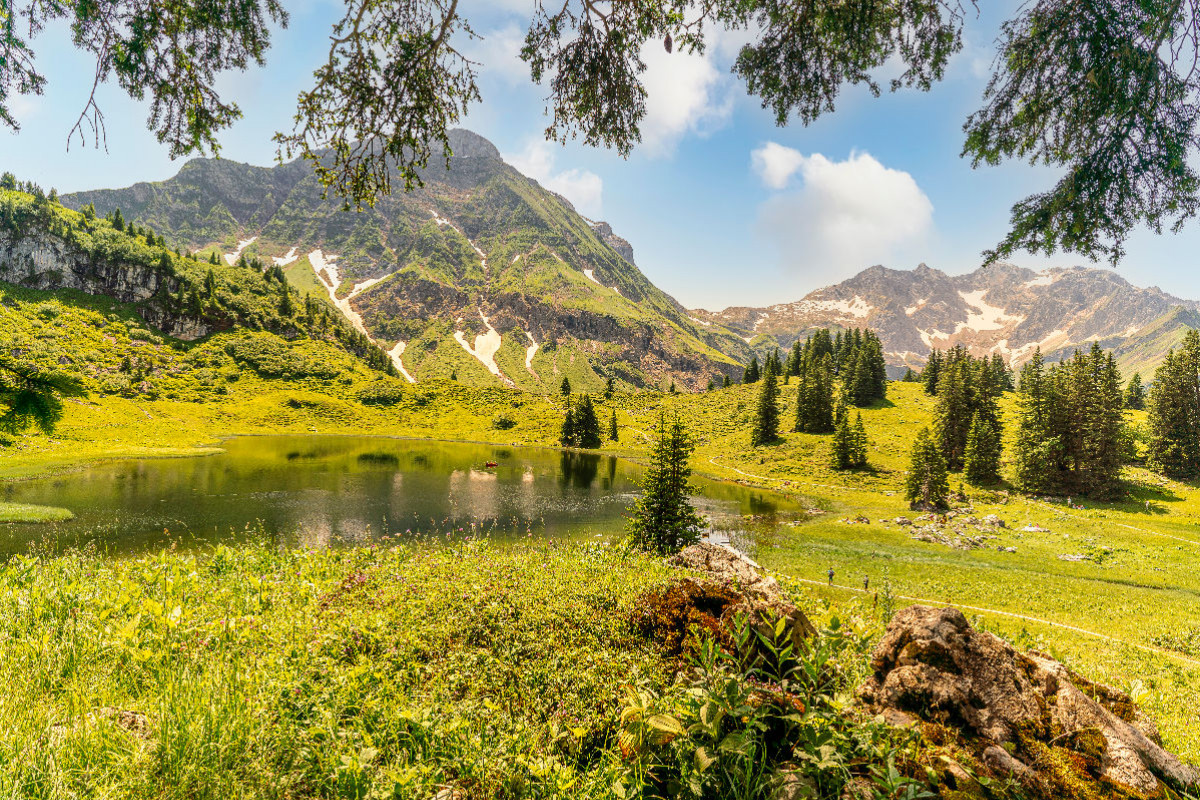 Körbersee - schönster Platz Österreichs - im Hintergrund die Braunarlspitze.