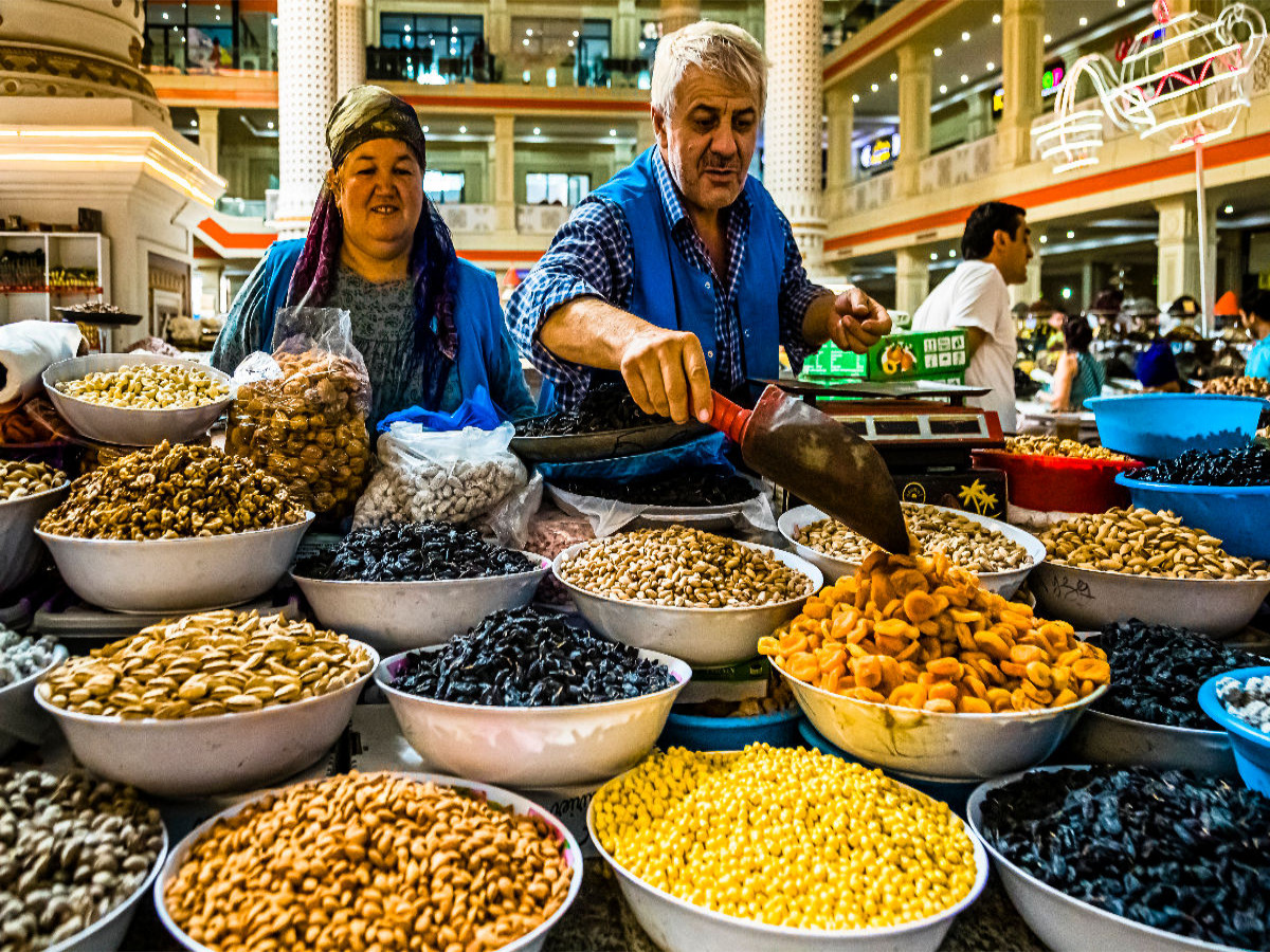 Duschanbe heißt übersetzt Montagsmarkt. In der modernen Markthalle findet er heute allerdings täglich statt