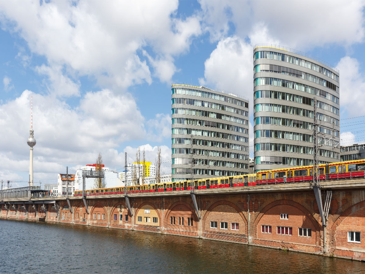 Berliner S-Bahn an der Jannowitzbrücke