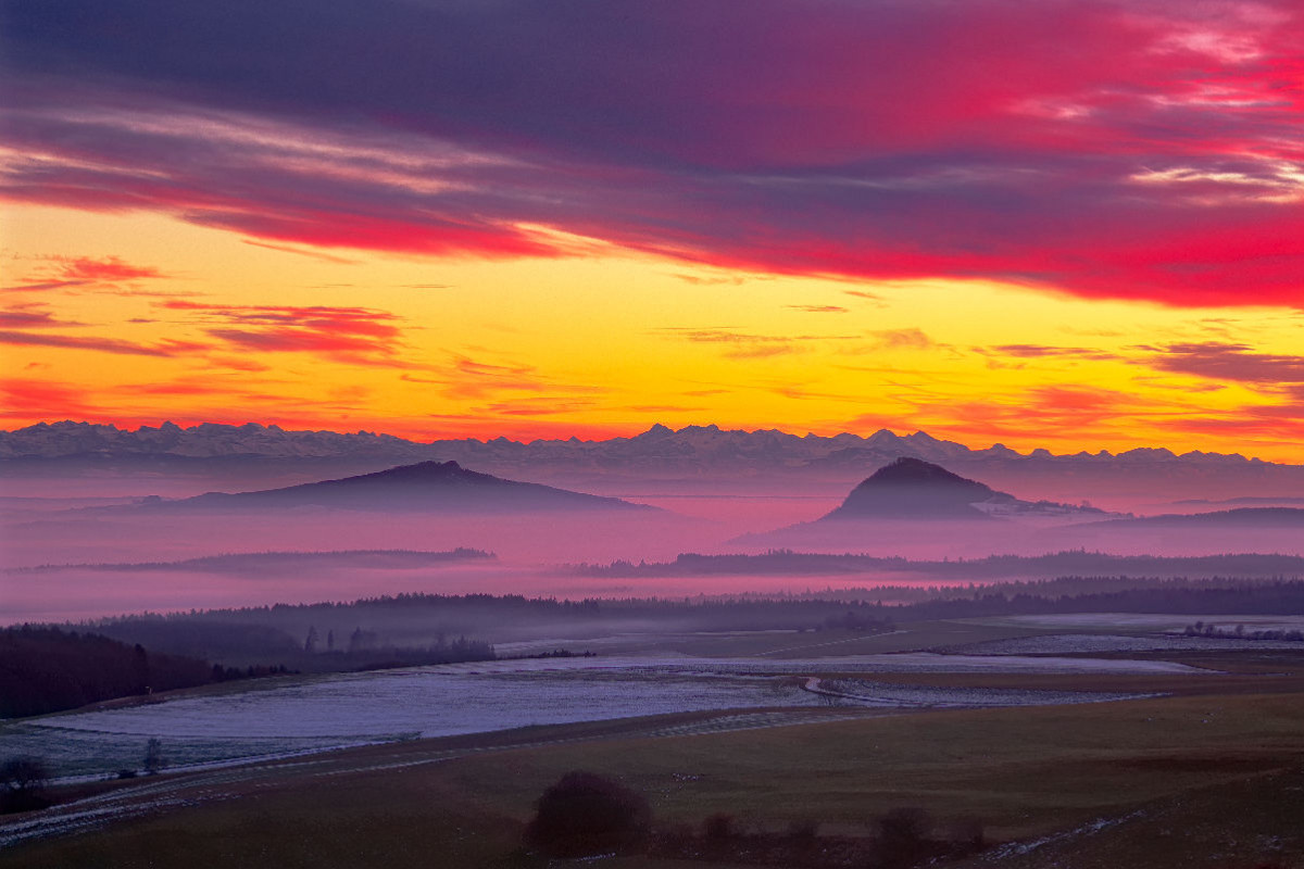 Vom Witthoh über den Hegau (Hohenstoffeln, Hohenhewen) zu den Zentralschweizer Alpen (CH, 190 km)