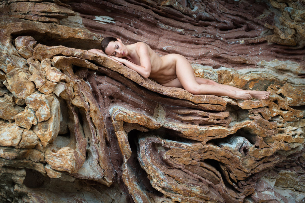 Ein Motiv aus dem Kalender Aktfotografie auf Felsen