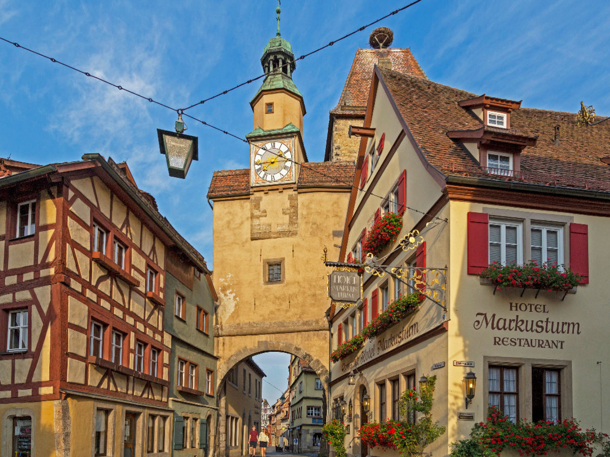 Röderbogen und Markusturm, Rödergasse