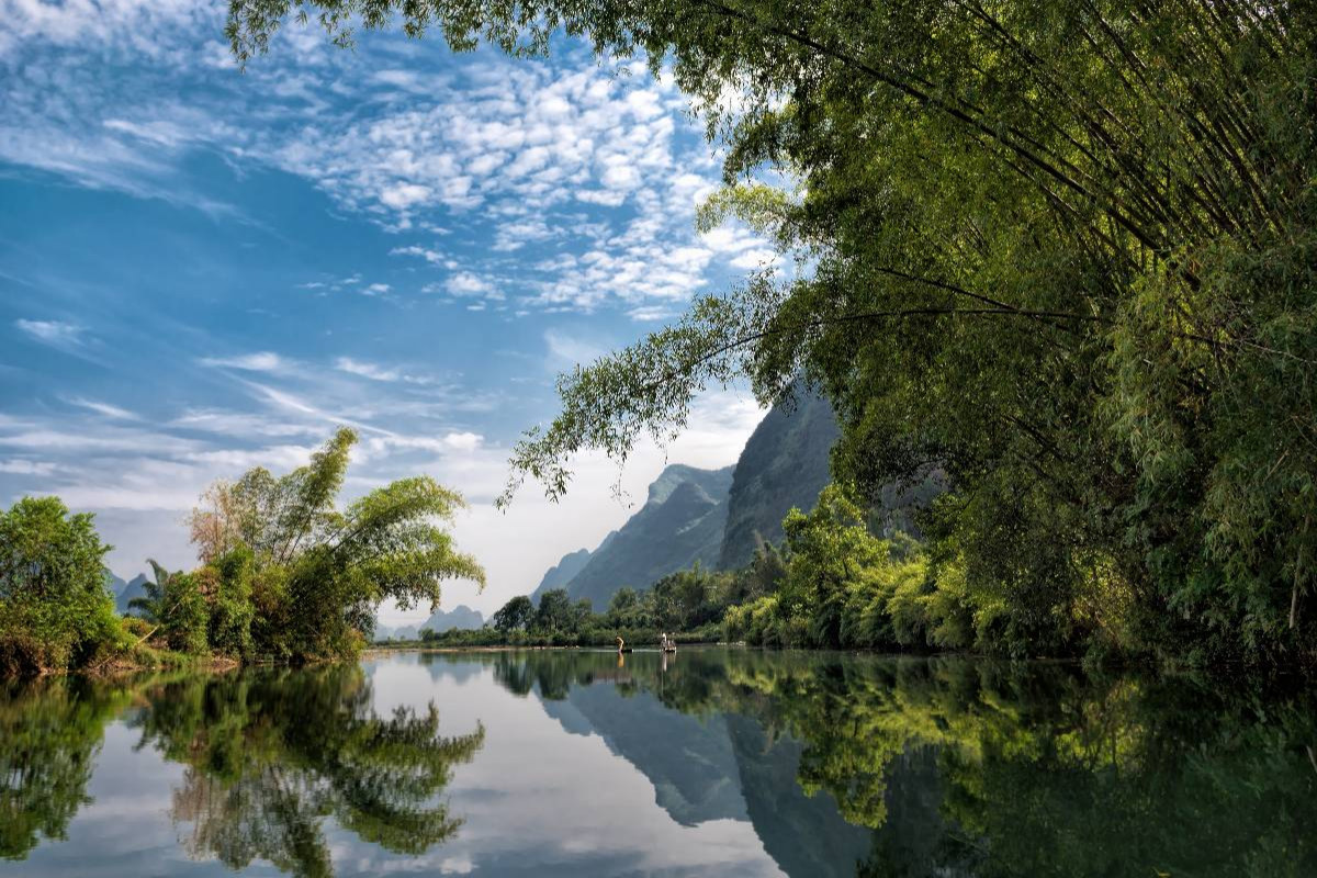 Die Zeit scheint still zu stehen, Yulong He River