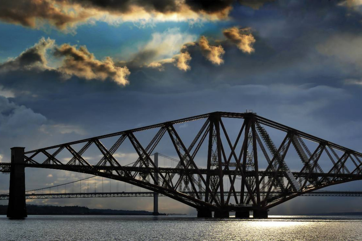 Forth Bridge - Brücken über den Firth of Forth - Verbindet Edinburgh mit der Halbinsel Fife