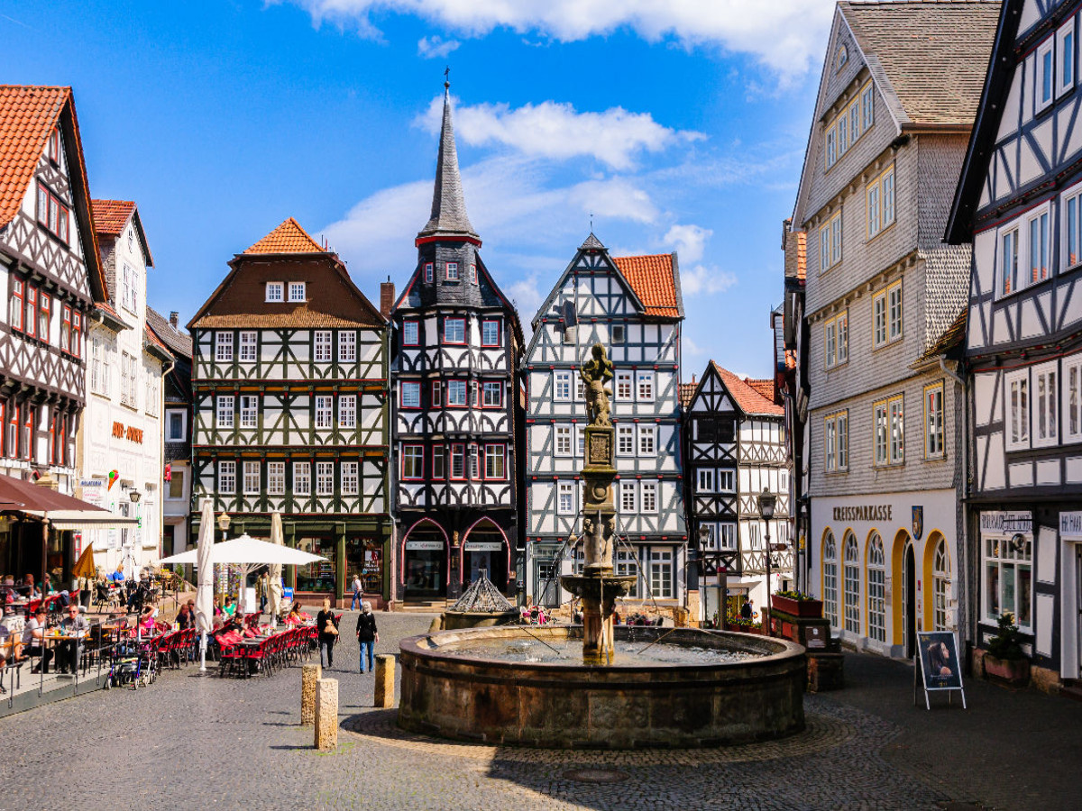 Marktplatz mit Rolandsbrunnen