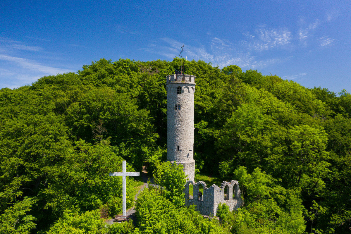 Marsberg, Bilsteinturm (Luftbild)