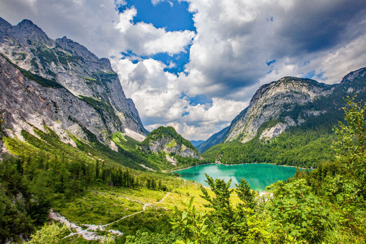 Der hintere Gosausee und dem Gosaukamm