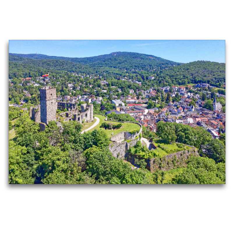 Oben auf der Burg Königstein genießt man die klare Taunusluft