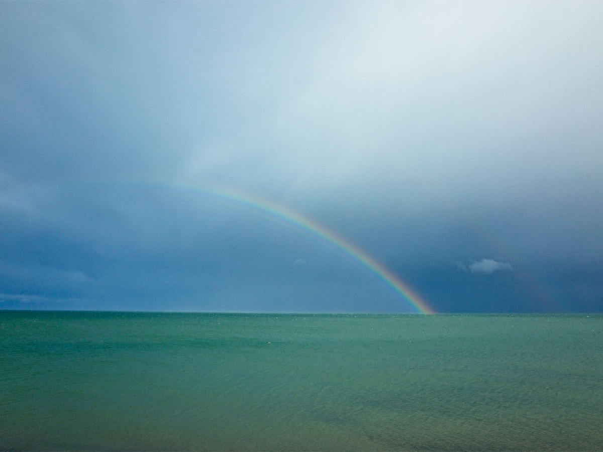 Regenbogen über der Ostsee