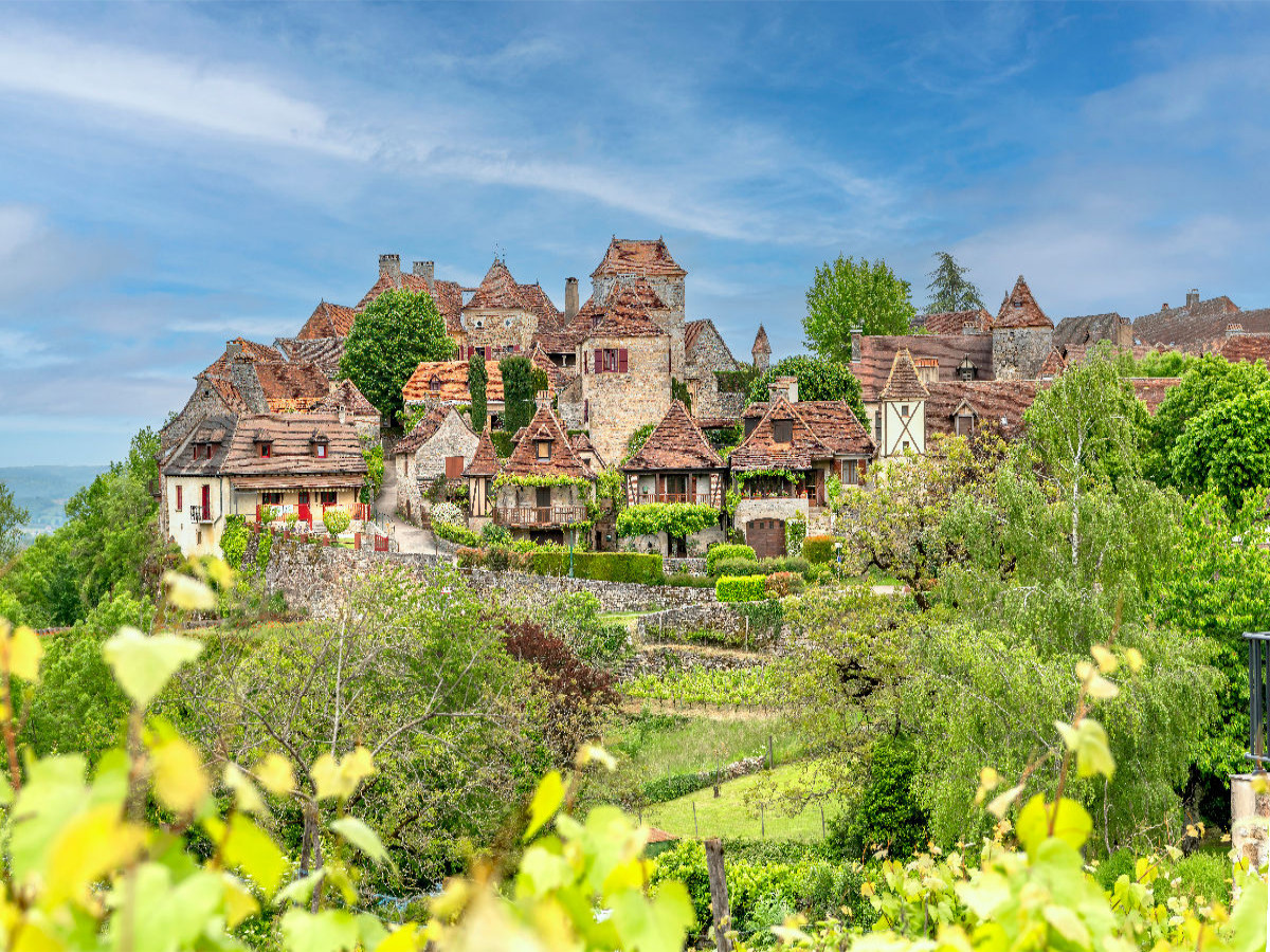 Loubressac. Ein malerisches Dorf mit Schloss, Kirche und verwunschenen Altstadtgassen