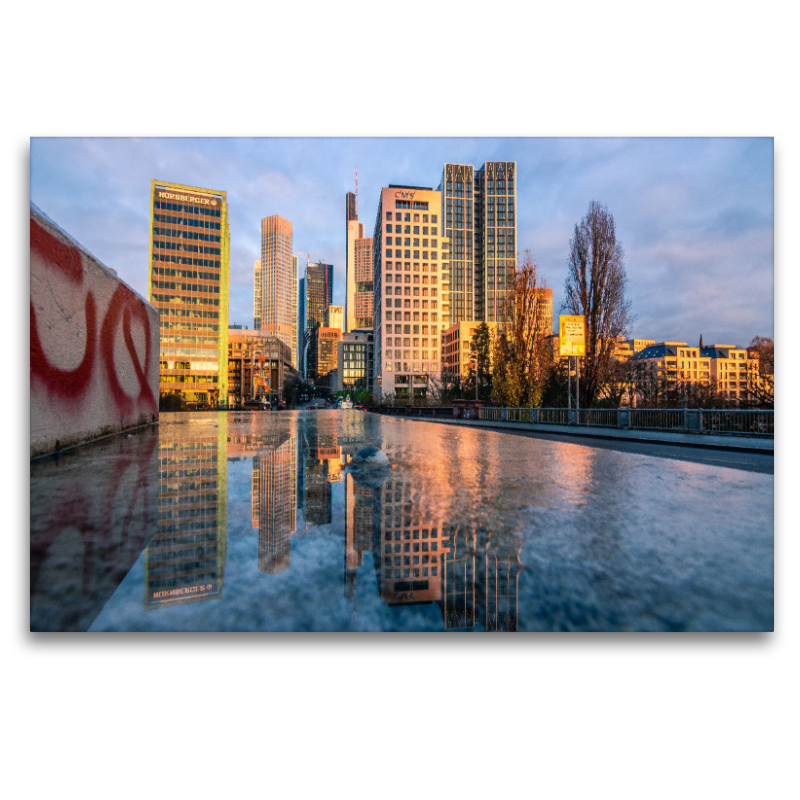 Frankfurt - Untermainbrücke Skyline Blick am Morgen