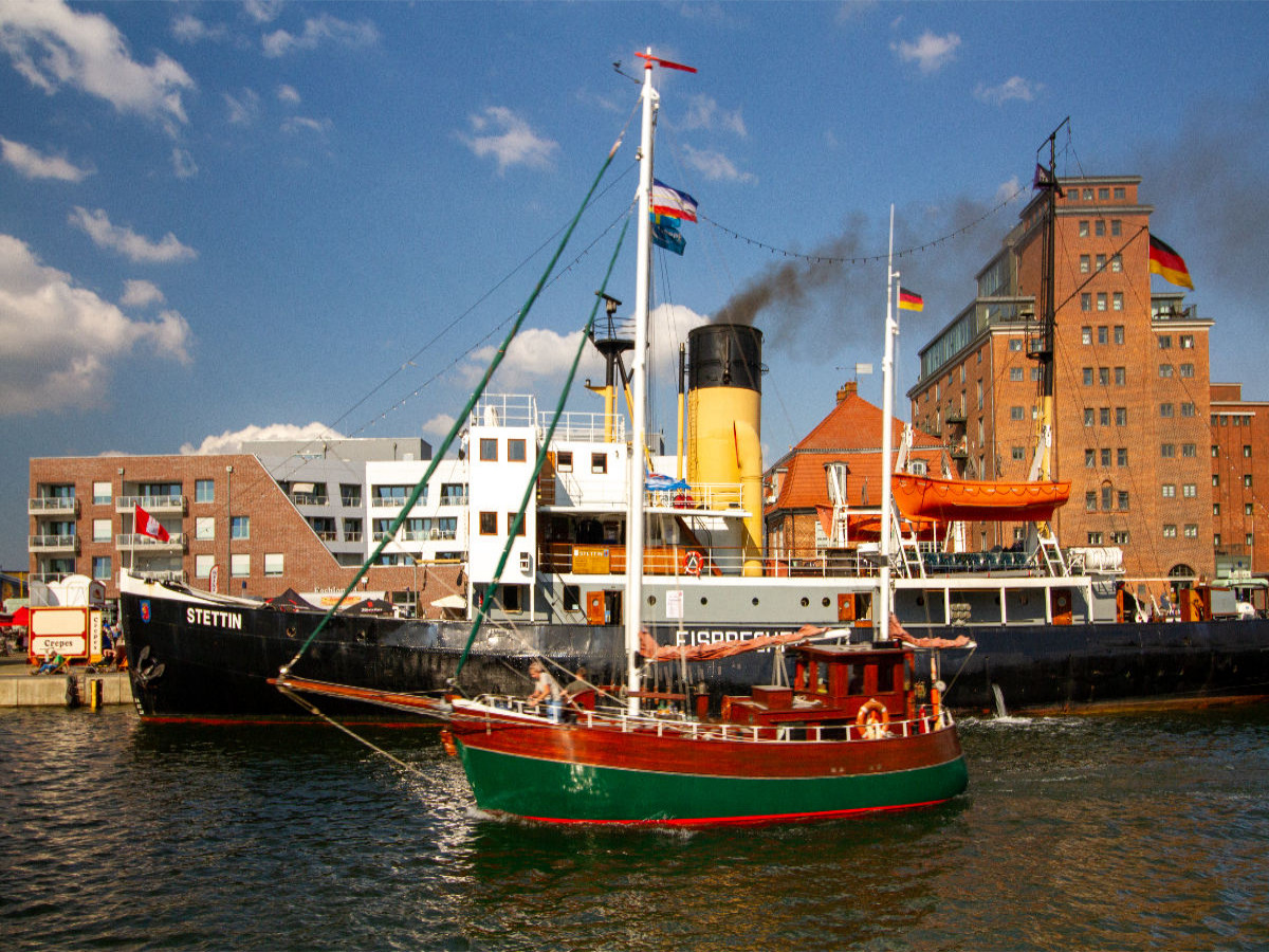 Dampf-Eisbrecher STETTIN in Wismar