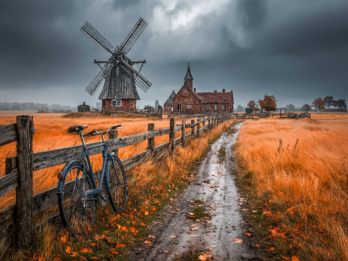 Windmühle im norddeutschen Herbst - Ländliches Idyll mit Nostalgie