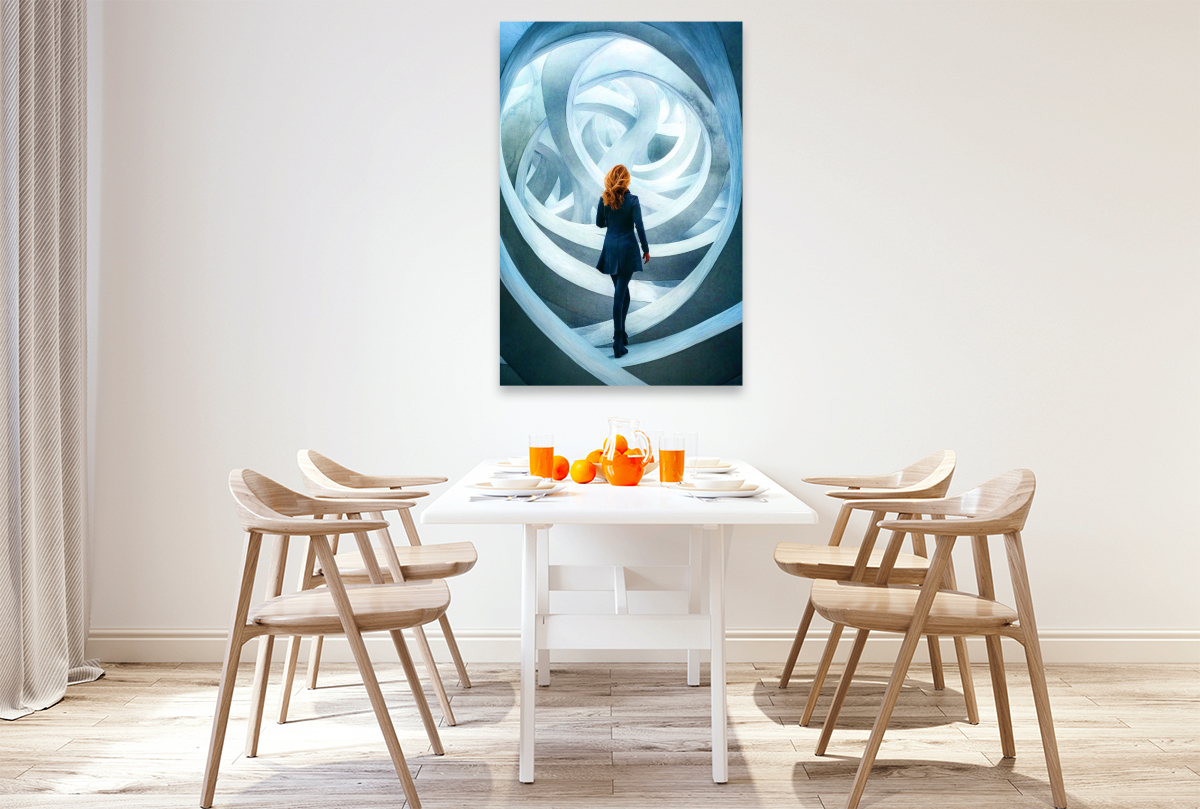 Blaues Labyrinth - Frau in Spiralen