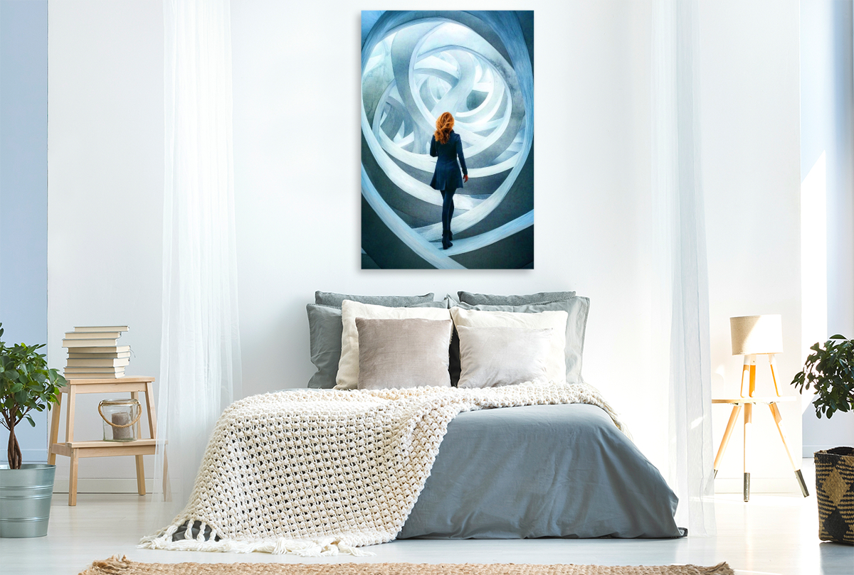 Blaues Labyrinth - Frau in Spiralen