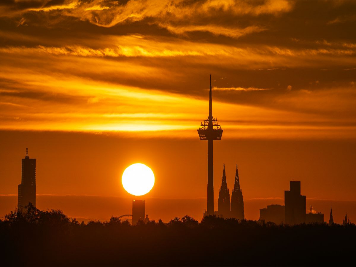 Sonnenaufgang über der Skyline