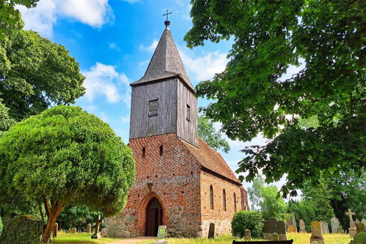 Die evangelische Dorfkirche Groß Zicker