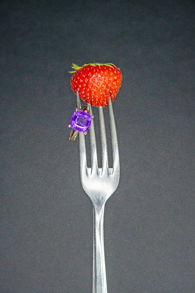 Der Amethyst mit Erdbeere