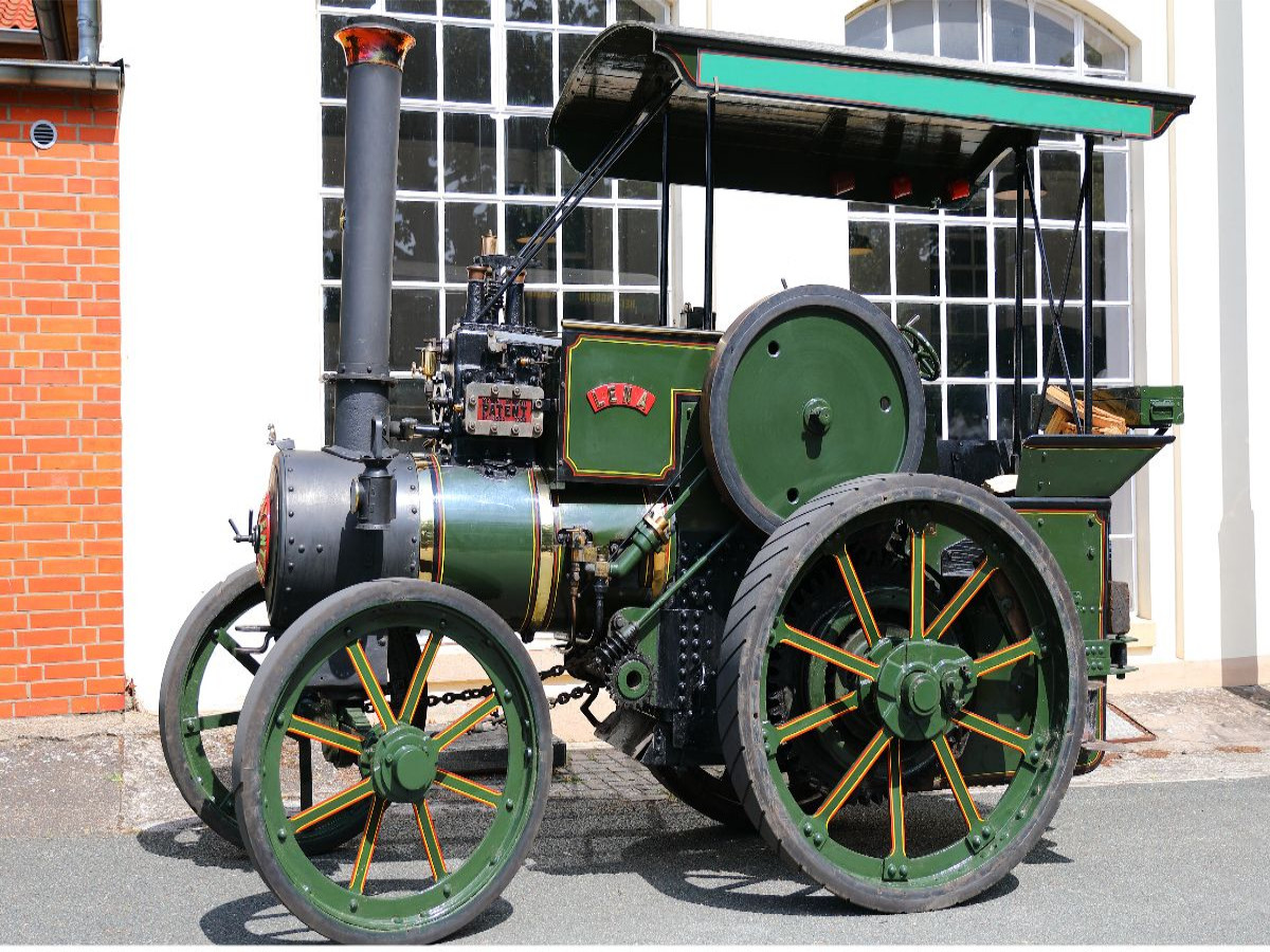 Dampftraktor Lena von Wallis u. Steevens, Hampshire, GB, Fabriknummer 2811, Baujahr 1905, Gewicht 3 t.