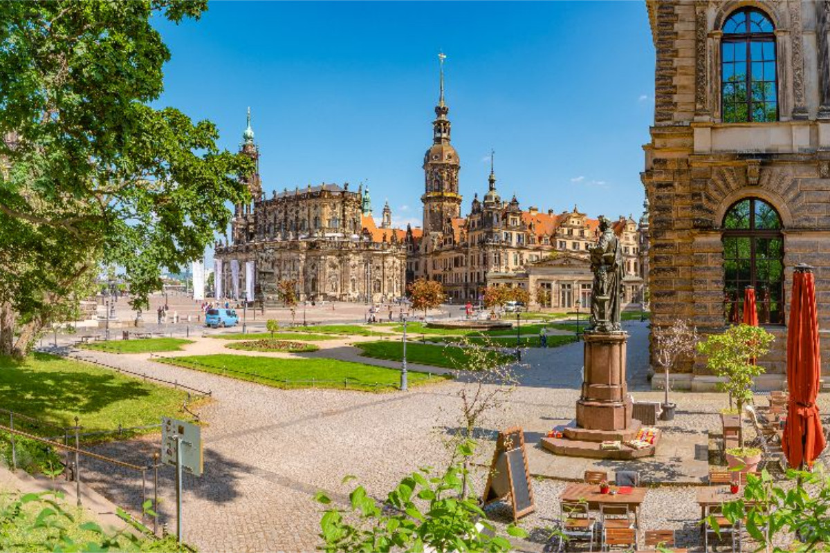 Dresden, Theaterplatz und Kathedrale Sanctissimae Trinitatis
