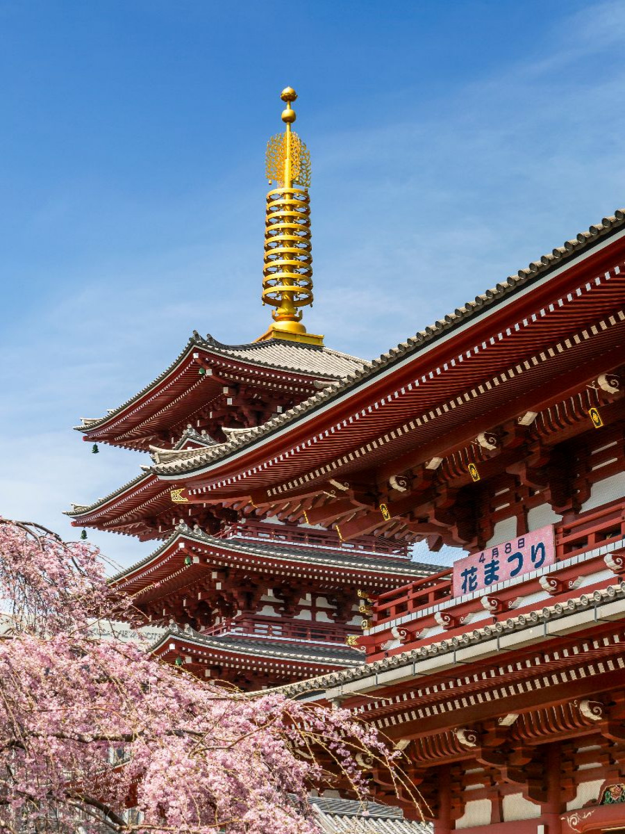 Bezaubernde Pagode und Hozomon Tor des Senso-ji-Tempels in Tokio