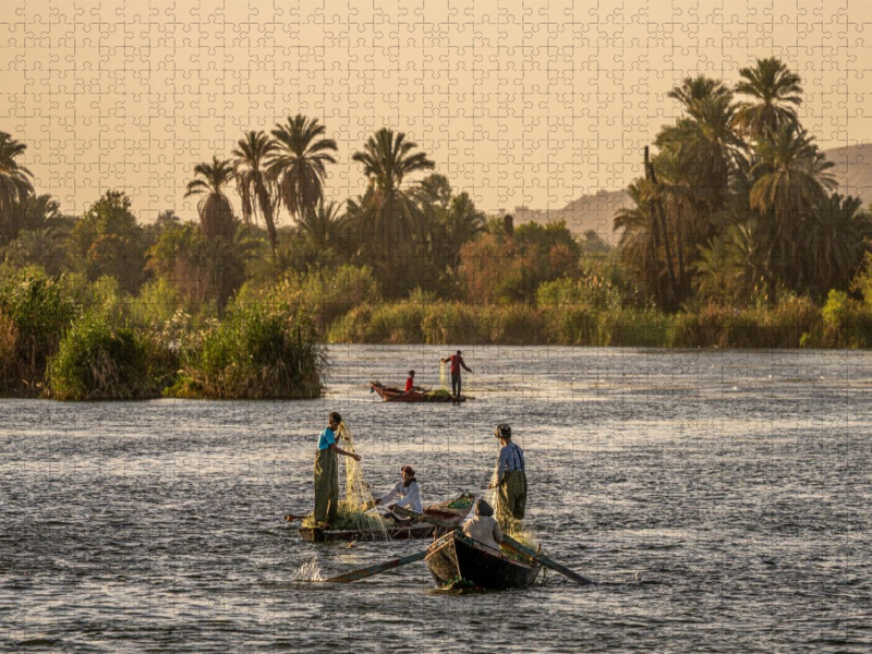 Die Fischer vom Nil: Traditionelle Arbeit im Abendlicht Ägyptens