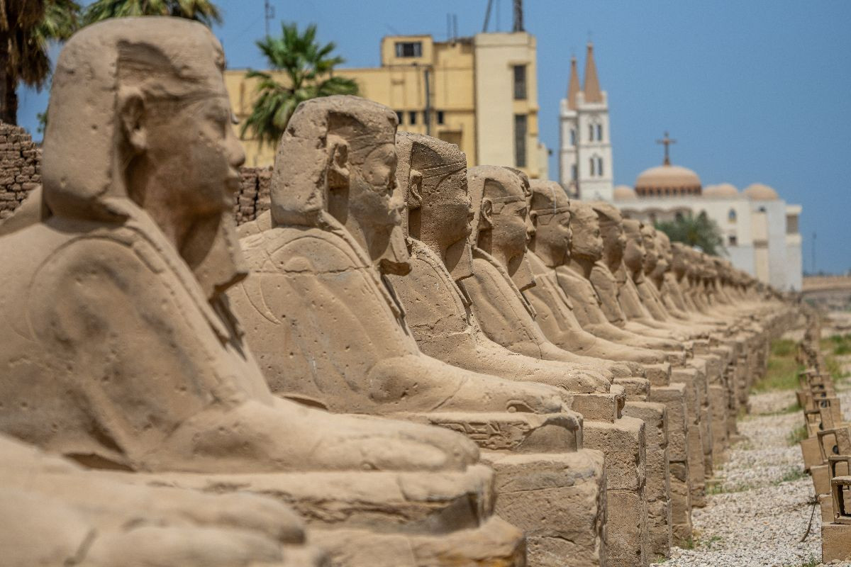 Die schweigende Prozession von Luxor
