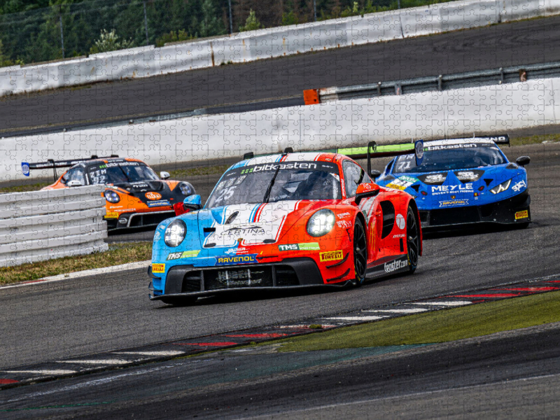 Huber Motorsport / Porsche 911 GT3 R