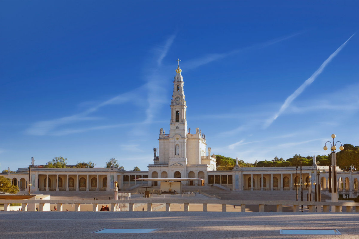 Die monumentale Rosenkranzbasilika in Fatima