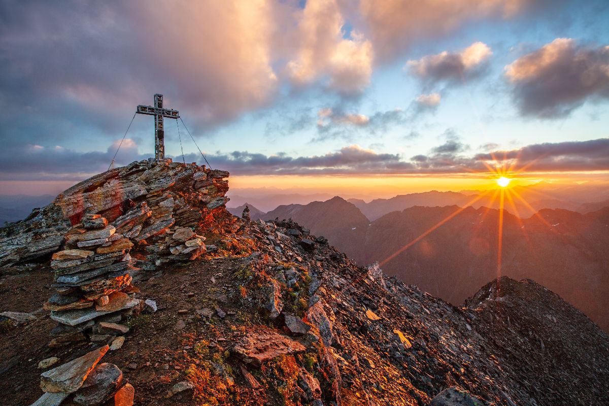 Sonnenaufgang in den Hohen Tauern