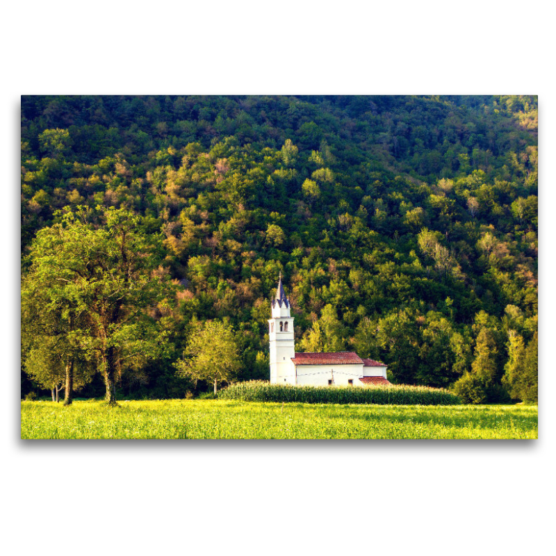 Einsame Kirche an der alten Landstraße bei Volarje