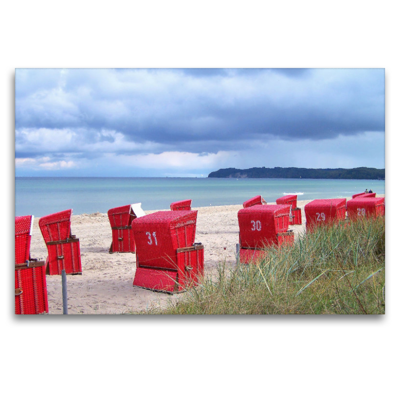 Strandkörbe am Strand bei Binz auf der Ostseeinsel Rügen