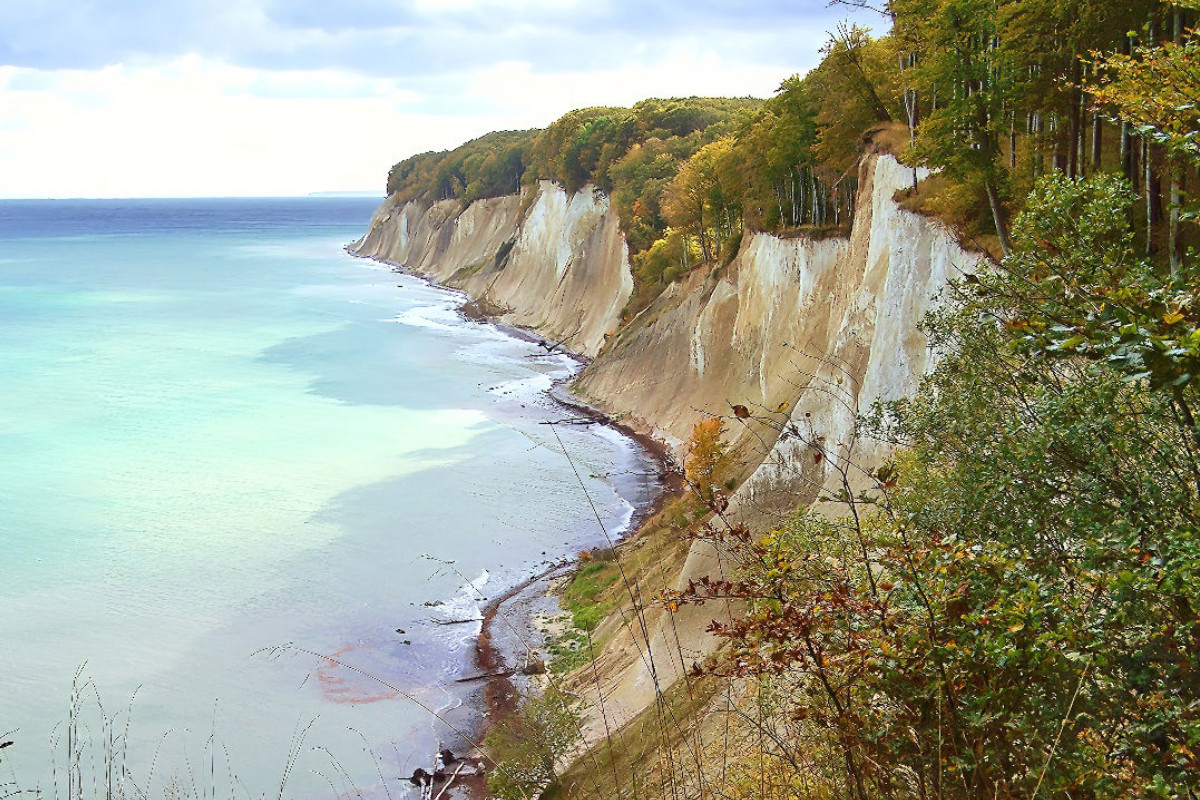 Auf dem Hochuferweg im Nationalpark Jasmund auf der Insel Rügen