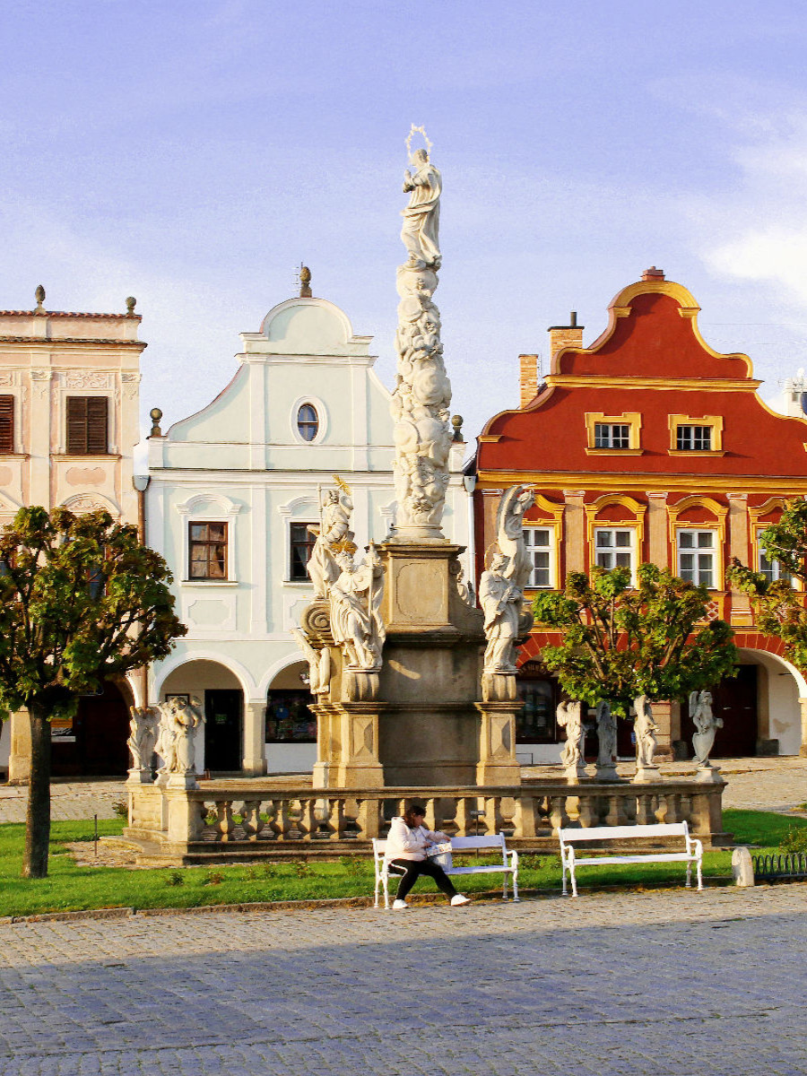 Telč, Teltsch, in Tschechien, Marien- oder Pestsäule am Marktplatz