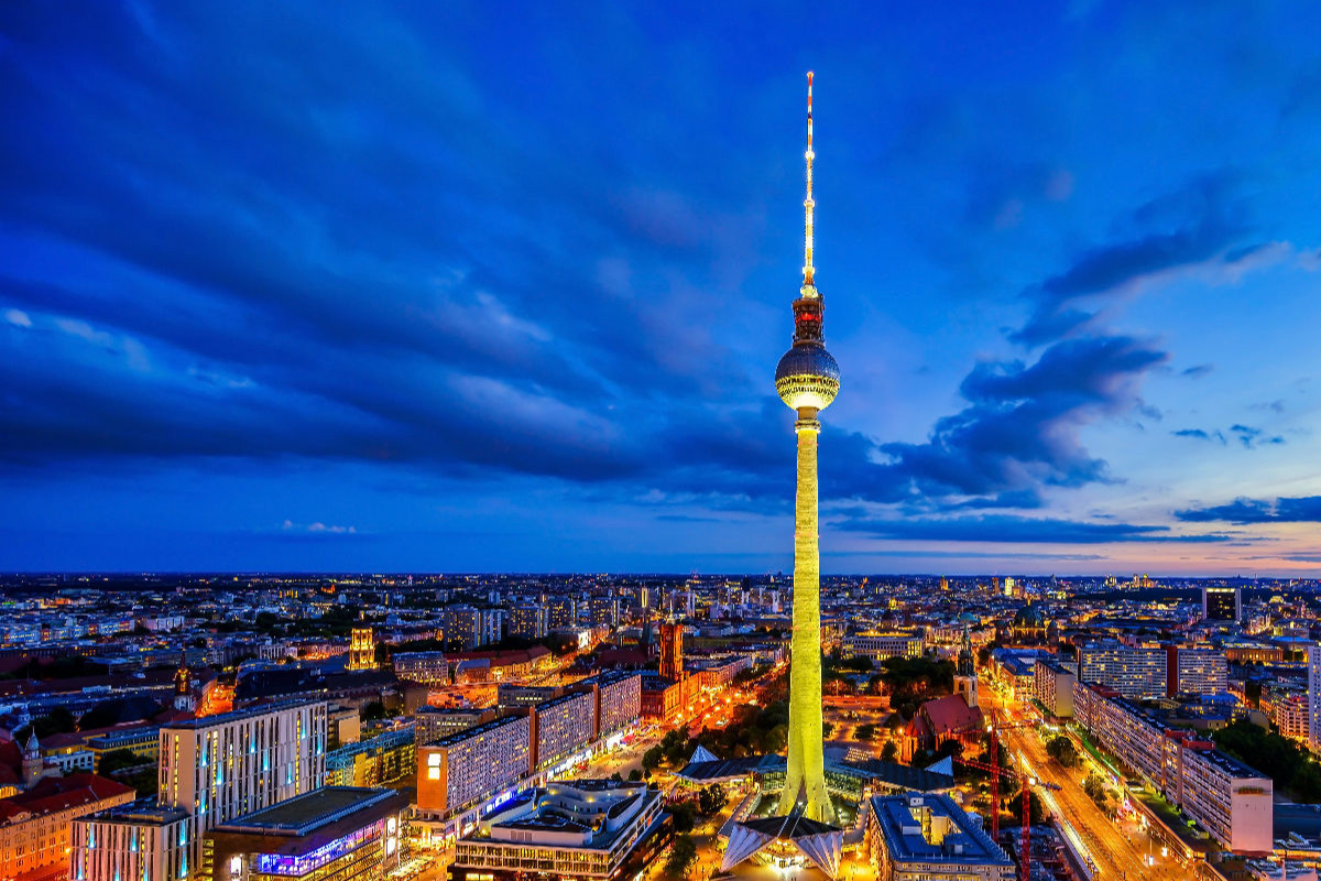 Der Fernsehturm in Berlin am Alexanderplatz