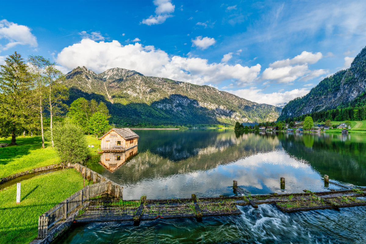 Bootshaus am See bei Hallstatt