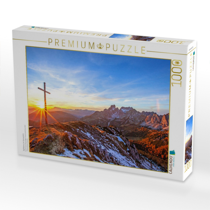 Gipfelkreuz im Sonnenlicht