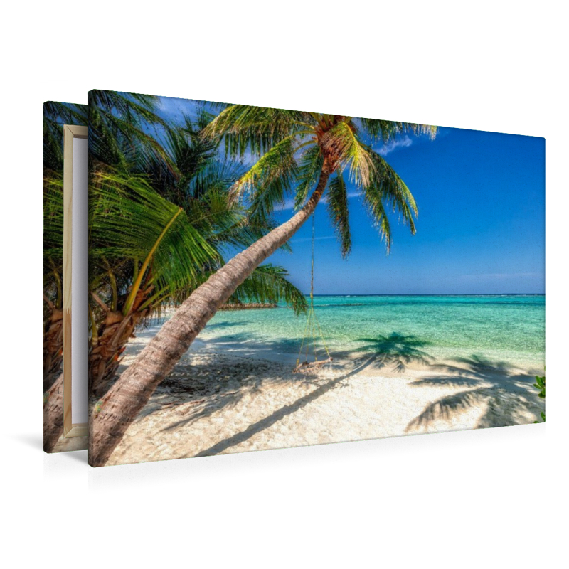 Weißer Palmenstrand auf den Malediven